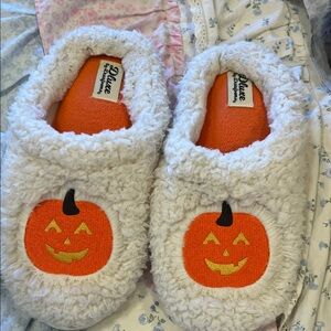 Dearfoams Cream and Orange Pumpkin Slippers